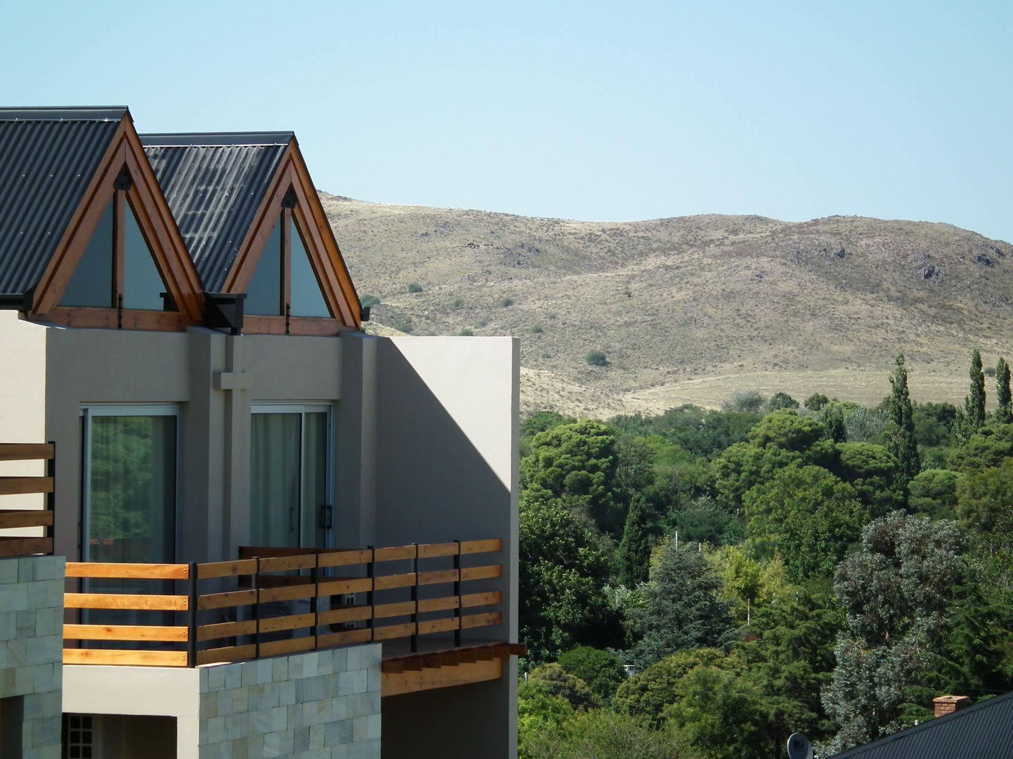 Posada Y Spa Las Golondrinas Sierra de la Ventana Exterior foto