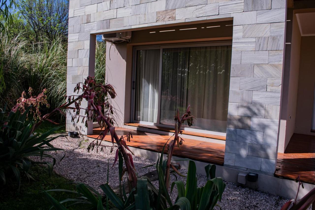 Posada Y Spa Las Golondrinas Acomodação com café da manhã Sierra de la Ventana Exterior foto