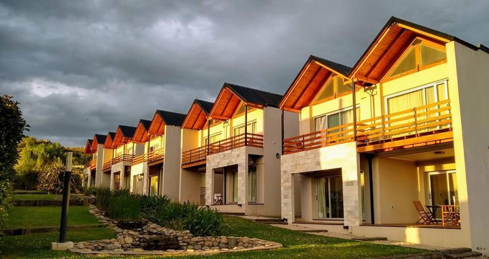 Posada Y Spa Las Golondrinas Acomodação com café da manhã Sierra de la Ventana Exterior foto